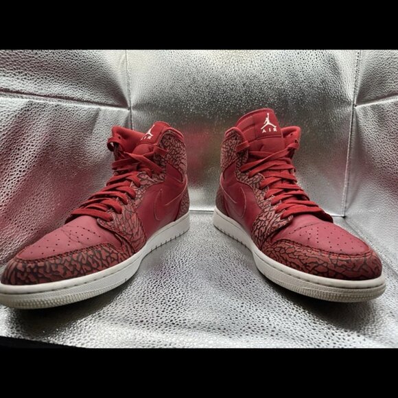 RARE 🚀 Size 11.5 - Nike Air Jordan 1 One Retro High Red Elephant 839115-600 - Picture 4 of 9